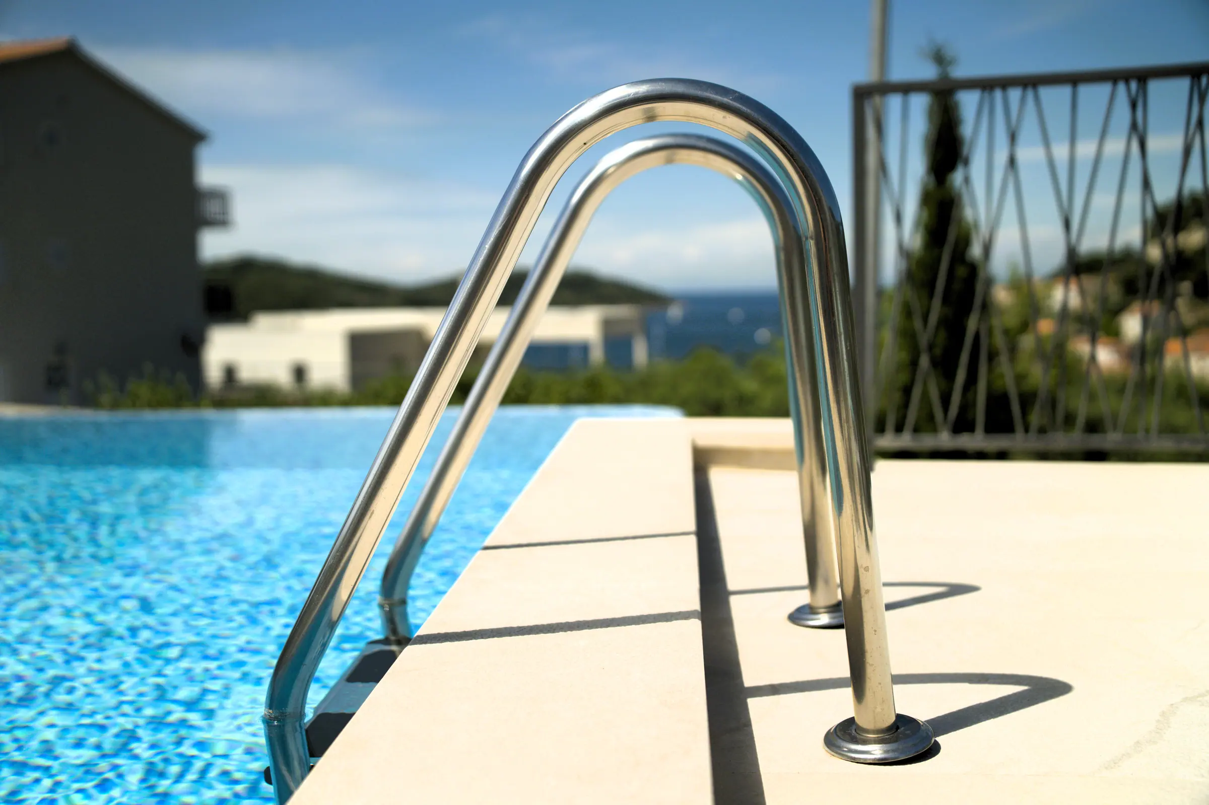 Bazen i pogled, Blue Villas, otok Vis