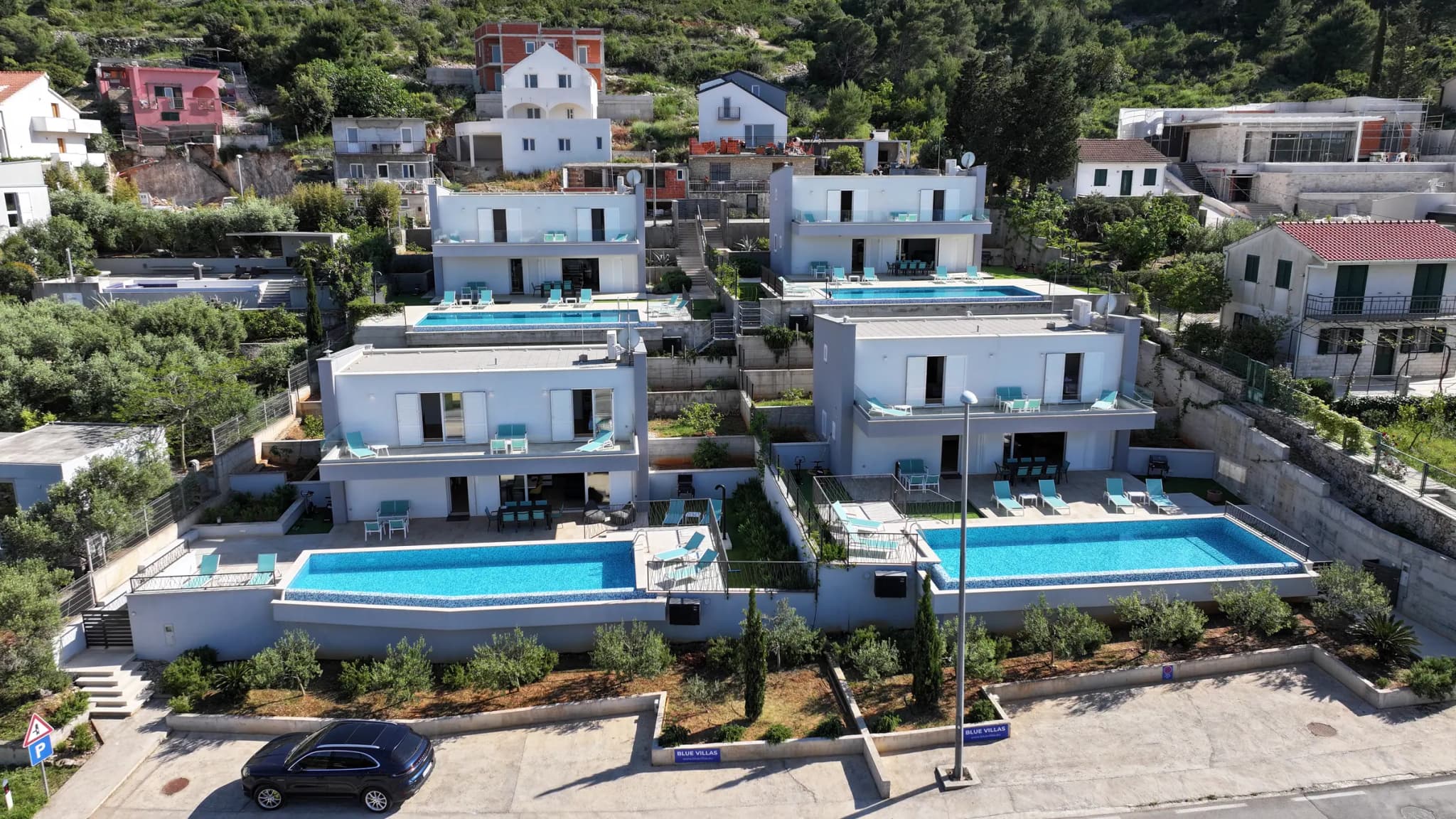 Iz zraka, Blue Villas, otok Vis