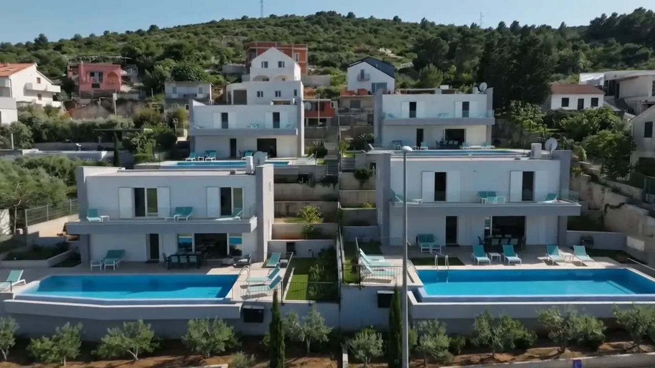 Četiri Ville Blue Villas s bazenima iz zraka, otok Vis